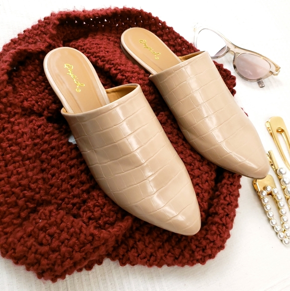 Price firm!/The Marcy// nude croc print mule flat - Picture 3 of 6